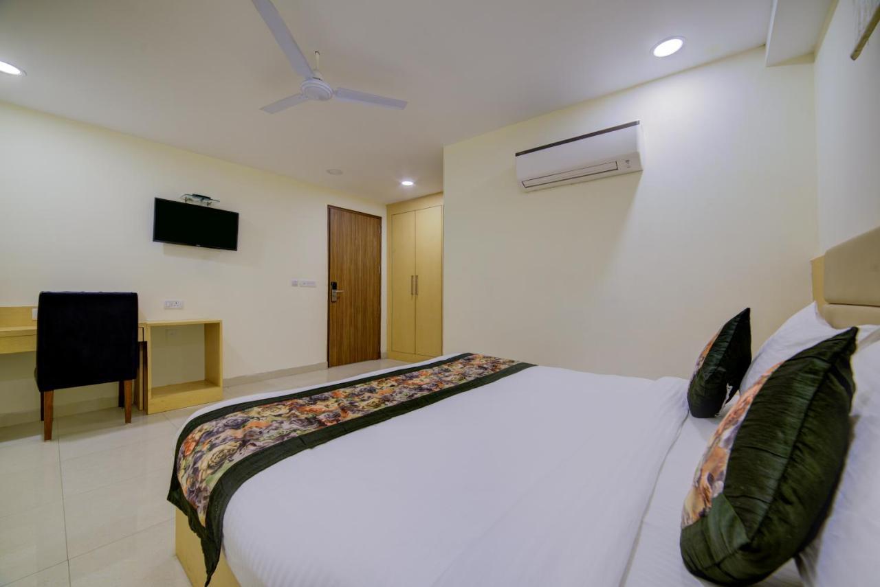 Hotel D'Capitol - Delhi Airport Νέο Δελχί Εξωτερικό φωτογραφία