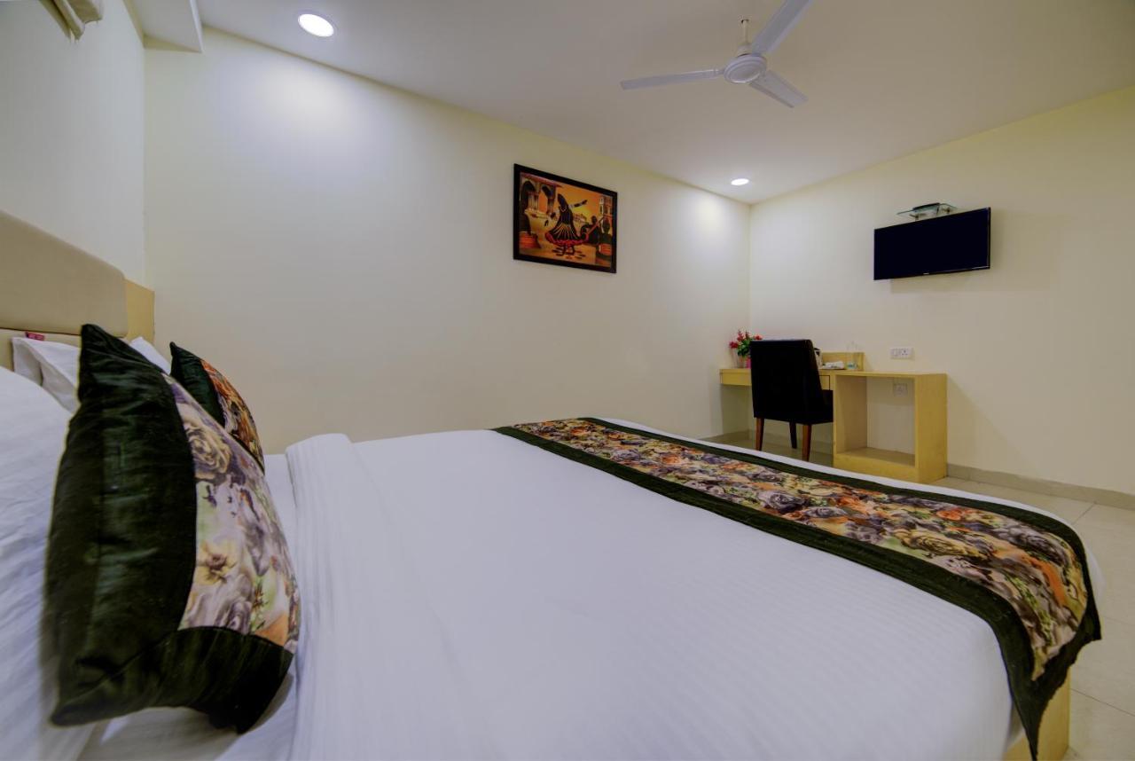 Hotel D'Capitol - Delhi Airport Νέο Δελχί Εξωτερικό φωτογραφία
