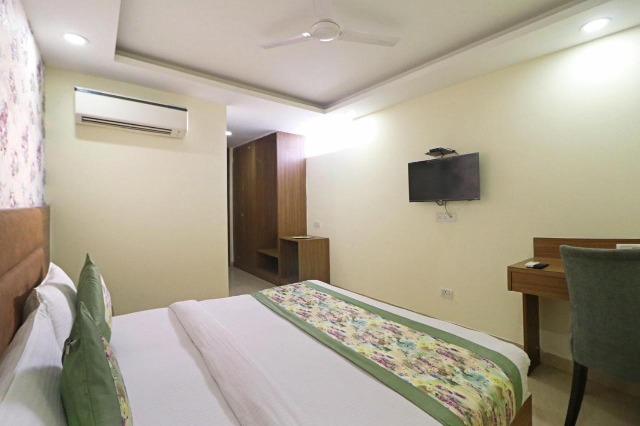 Hotel D'Capitol - Delhi Airport Νέο Δελχί Εξωτερικό φωτογραφία