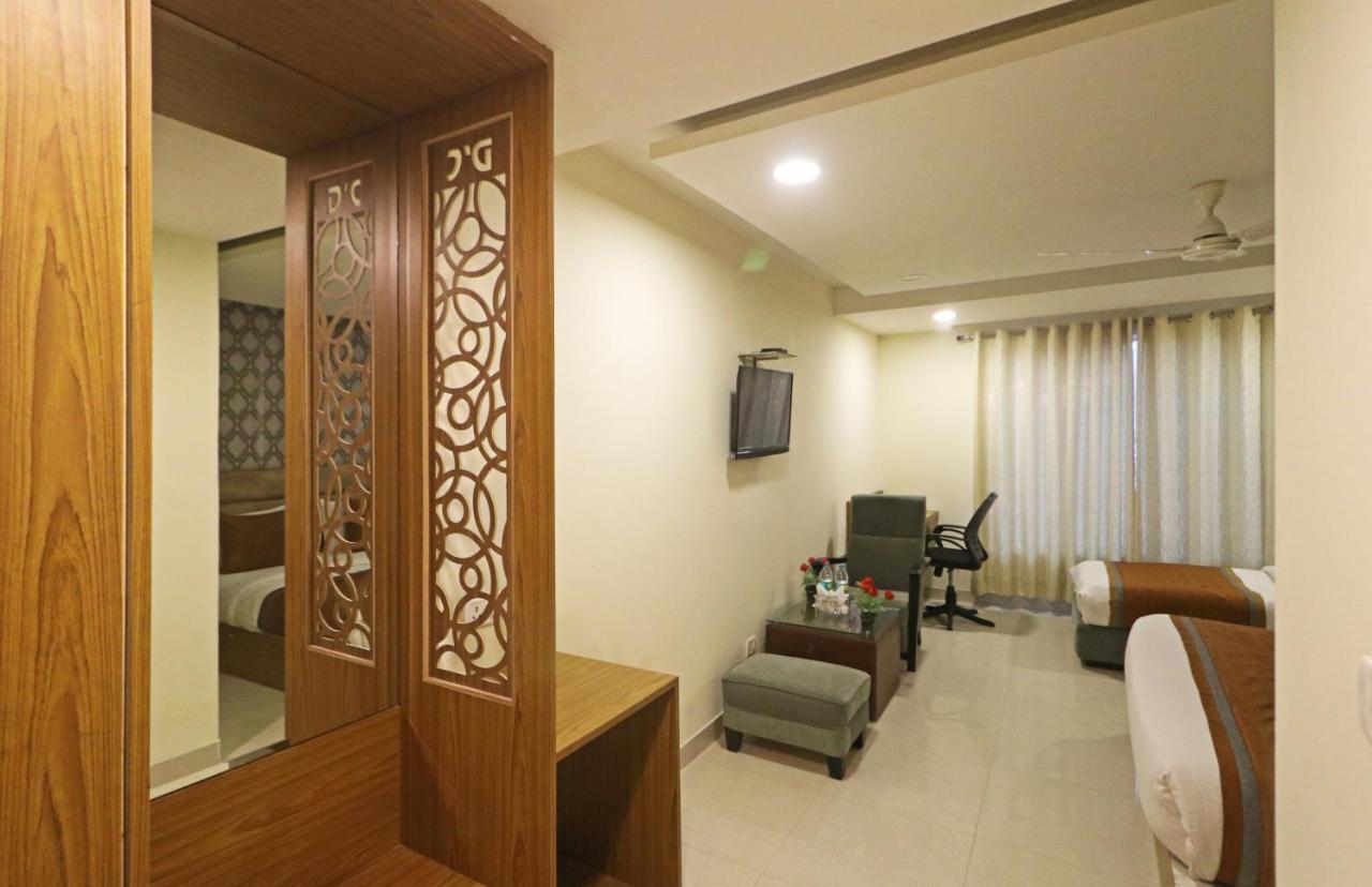 Hotel D'Capitol - Delhi Airport Νέο Δελχί Εξωτερικό φωτογραφία