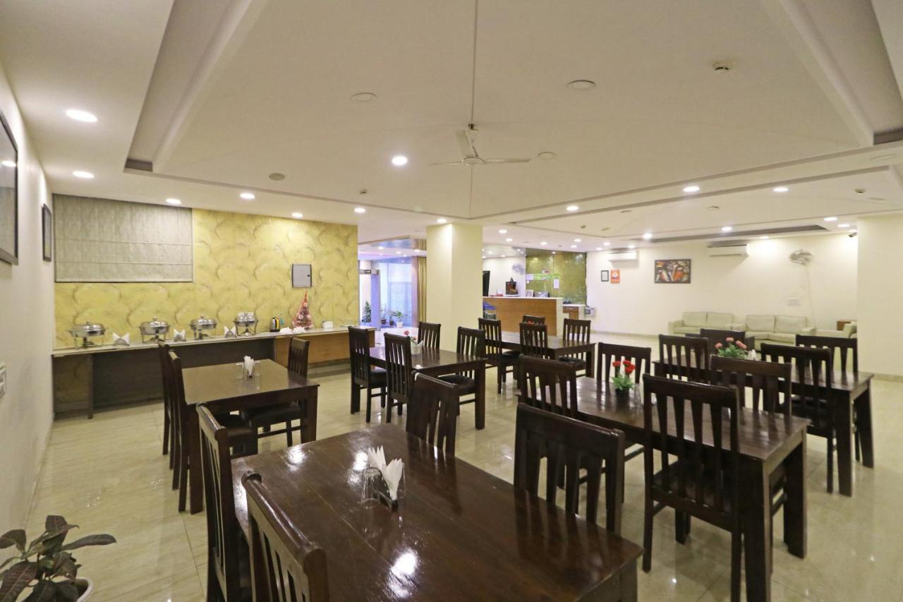 Hotel D'Capitol - Delhi Airport Νέο Δελχί Εξωτερικό φωτογραφία