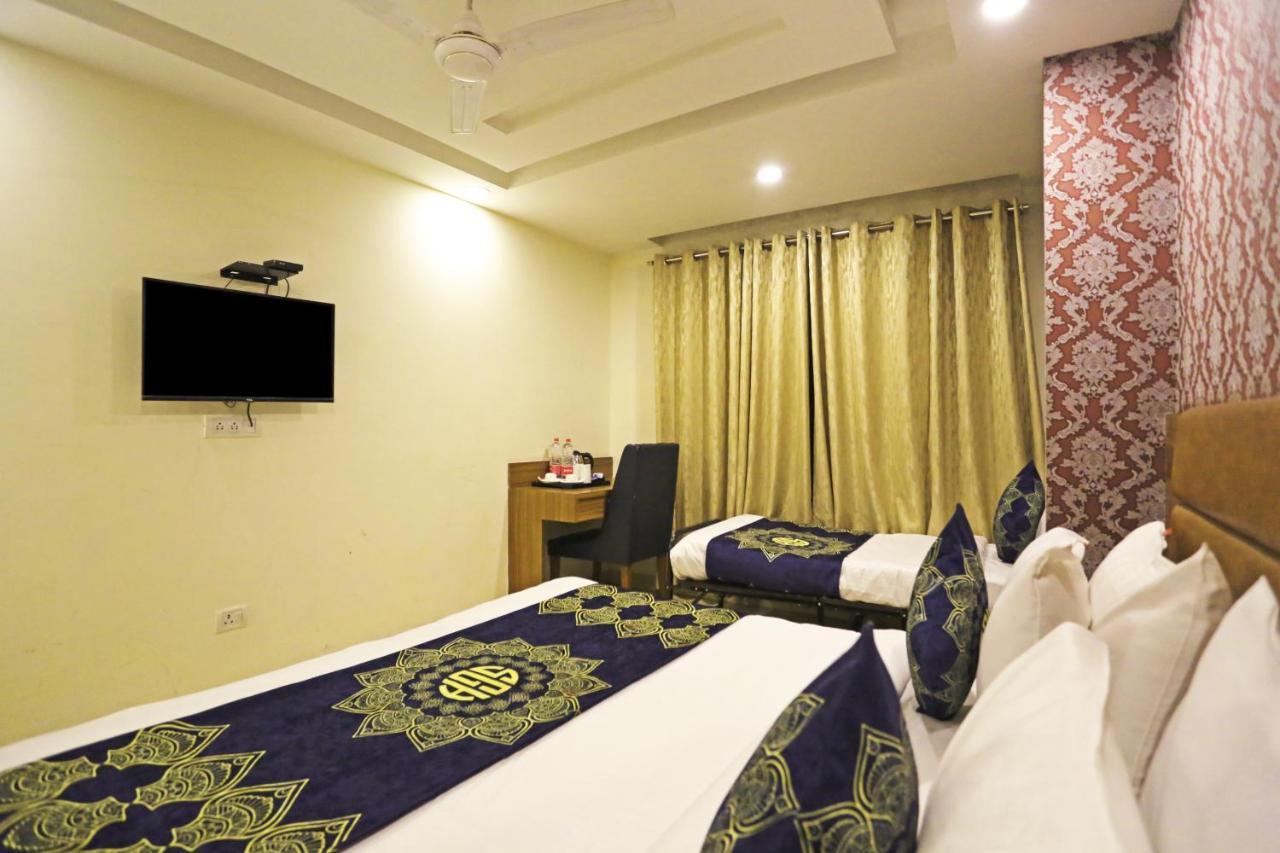 Hotel D'Capitol - Delhi Airport Νέο Δελχί Εξωτερικό φωτογραφία